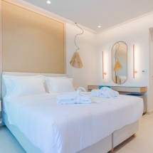 colonides-deluxe-room-05