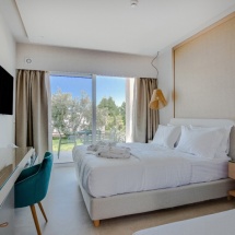colonides-deluxe-room-06