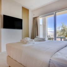 colonides-deluxe-room-07